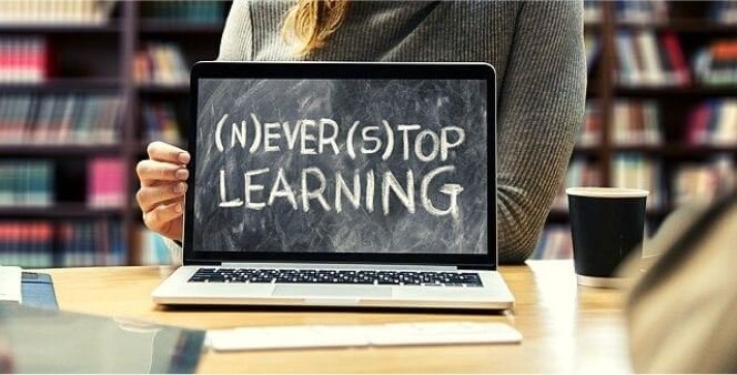 Pustakalaya-Par-Nibandh-in-Hindi